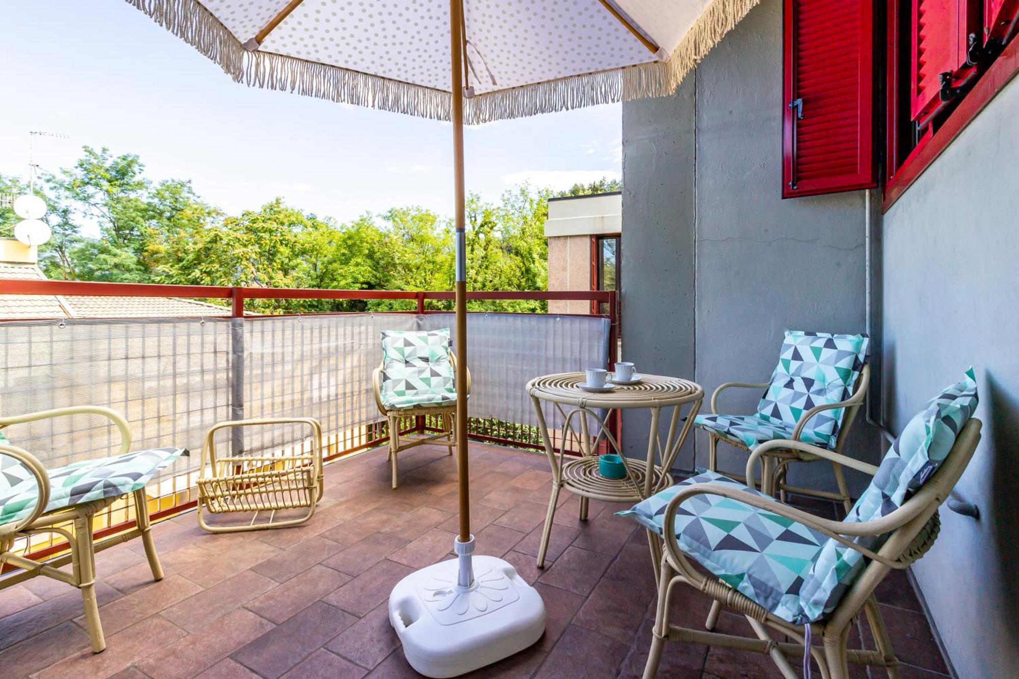 Ferienwohnung Parking & Terrace - Large 90 Mq - Self Check-In & Remote Access Como Exterior foto